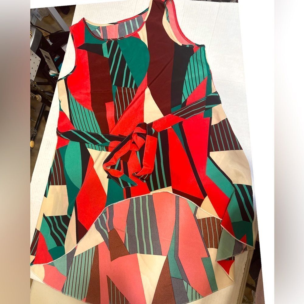 Women’s high/low tank top medium